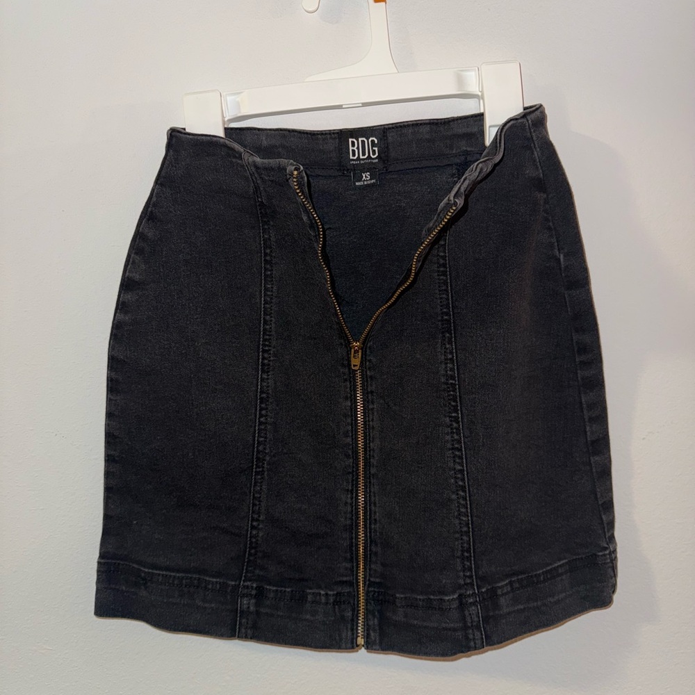 Black Urban Outfitters skirt